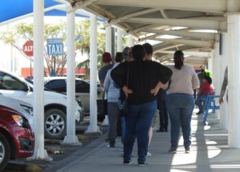 Caos en Pembroke Pines por enormes filas para sacar licencias