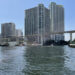 Policía en Miami River arriesga su vida y evita que niño se ahogue