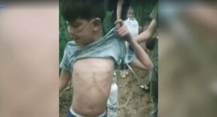 Niño venezolano que cruzó el Darién con tanque de oxígeno llegó a EEUU