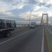Vehículo con dos personas a bordo cayó al lago de Maracaibo