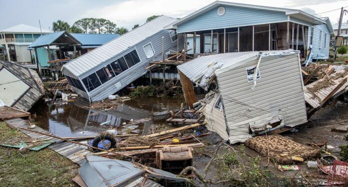 Tormenta tropical Idalia amenaza a las Carolinas con lluvias torrenciales e inundaciones