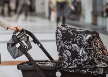 Detienen a mujer por intentar secuestrar a una bebé en Aventura Mall