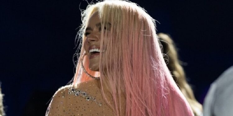 Karol G desató la euforia en Miami junto a Quevedo