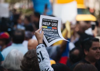 Líderes políticos en Miami abogan por ley de ajuste venezolano