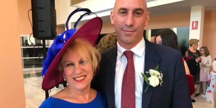 Madre de Rubiales se encuentra en huelga de hambre