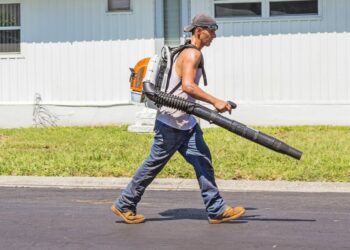 Miami Beach multará hasta con $1000 el uso de sopladores de hojas a gasolina