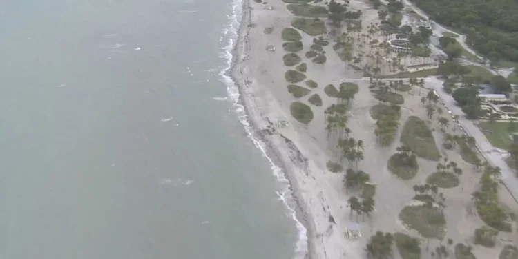 Miami-Dade en alerta por contaminación fecal cerca de Key Biscayne