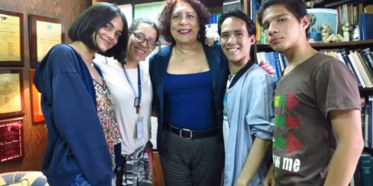 Tamara Adrián: No se puede despreciar a los jóvenes bajo ningún concepto