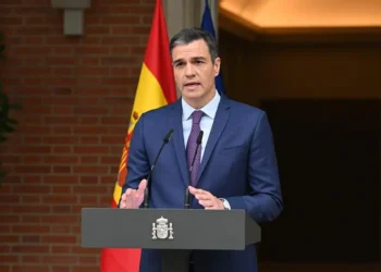 “The Guardian” se habría rendido ante Pedro Sánchez