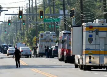 Tres muertos tras un tiroteo “por motivos raciales” en un Dollar General de Jacksonville