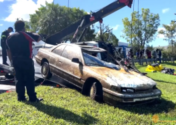 Autoridades investigan 30 vehículos hallados sumergidos en un lago del sur de Florida