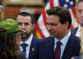 DeSantis reemplaza a jefa de campaña en intento por remontar como precandidato republicano
