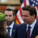 DeSantis reemplaza a jefa de campaña en intento por remontar como precandidato republicano