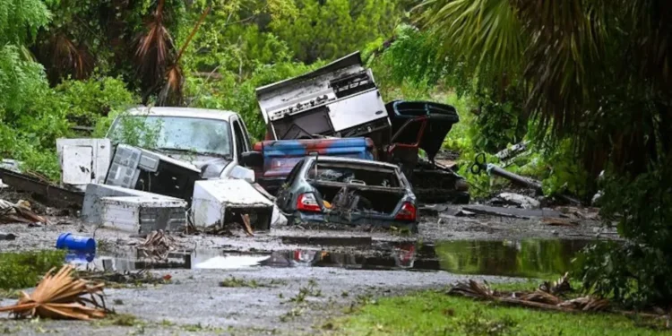 Tormenta tropical Idalia amenaza a las Carolinas con lluvias torrenciales e inundaciones