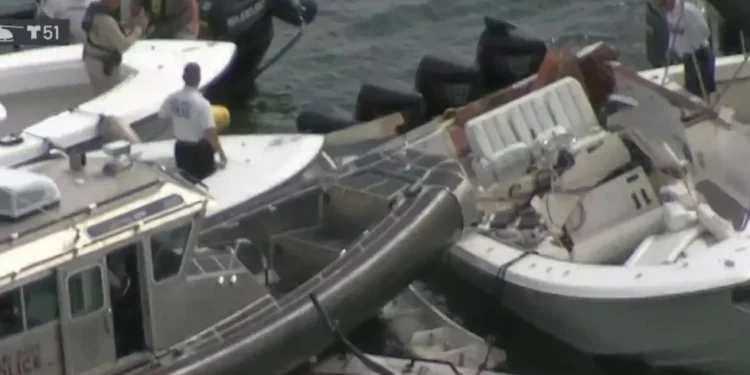 Un muerto y varios heridos dejó accidente de bote en Bahía de Biscayne