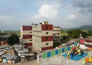 Mbappé se retira lesionado del clásico del fútbol francés