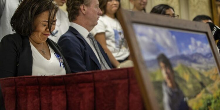 Estudiante murió tras una golpiza en su escuela: la familia recibirá $27 millones