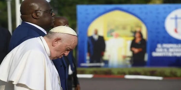 El Papa denuncia el «colonialismo económico»: «Basta de asfixiar a África»