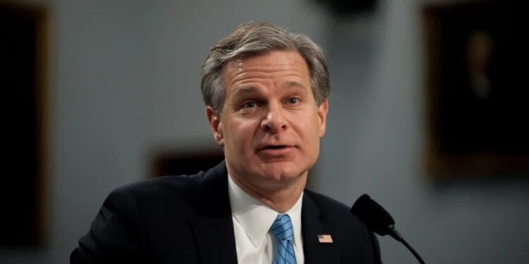 Director del FBI alertó por la cantidad de espías rusos que operan en EEUU