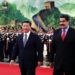 Maduro se abraza a Xi, por Antonio de la Cruz