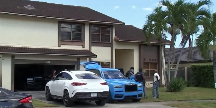Detienen hombre presuntamente relacionado con robo de vehículos de lujo en Miami-Dade