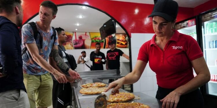 Dictadura cubana utiliza a las pequeñas y medianas empresas para crear falso sector privado
