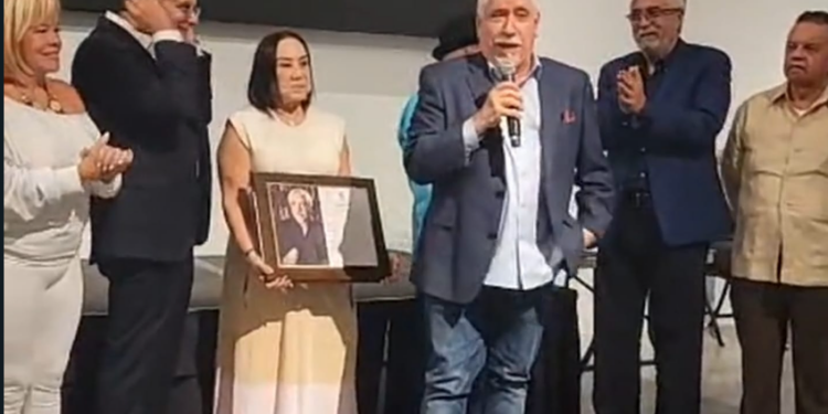 Leonardo Padrón: Oswaldo Muñoz “es fantásticamente terco”, por Mario Valdez