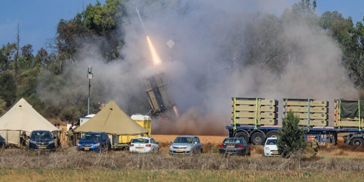 Hamás lanza un ataque con «cientos» de misiles contra la ciudad israelí de Ascalón