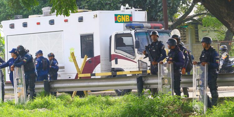 Autoridades Toman “control Total” Del Centro Penitenciario Con Más ...