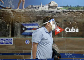 Cuba recupera su industria de la aviación pese a bloqueos