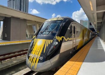 Brightline duplicará viajes entre Miami y Orlando