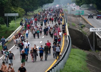 Caravana con miles de migrantes salió de Chiapas hacia la frontera de EEUU