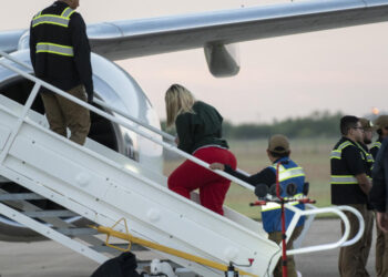Llegan a Caracas el primer vuelo con venezolanos deportados de Estados Unidos