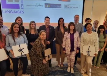 Herencia Hispana: Preescolares de Doral recibieron 20 bibliotecas dotadas con cuentos en español
