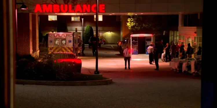 Policía busca a un hombre de 40 años involucrado en el tiroteo masivo de Maine