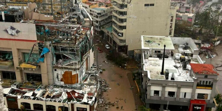 Huracán Otis deja al menos 27 muertos y varios desparecidos en México