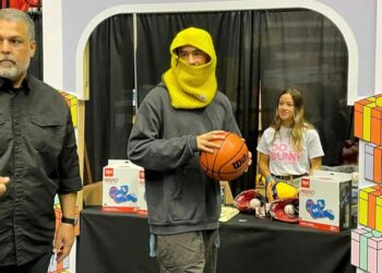 Fundación de Bad Bunny organiza nuevamente entrega de regalos de Navidad en Puerto Rico