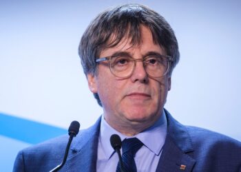 Juez que indaga protestas en Cataluña pide al Judicial investigar a Puigdemont por terrorismo