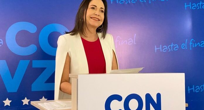 Machado propone suspender referendo y enfrentar desafíos electorales para el 2024