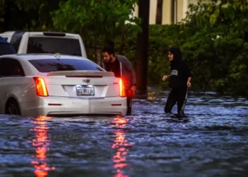 Inundaciones y más lluvias se esperan en el sur de Florida