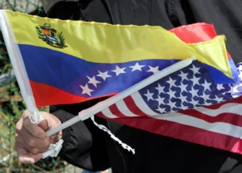 Más de 76.000 venezolanos «examinados y aprobados» por EEUU en un año