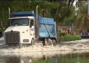 Residentes se quejan de que persisten inundaciones en Miami-Dade