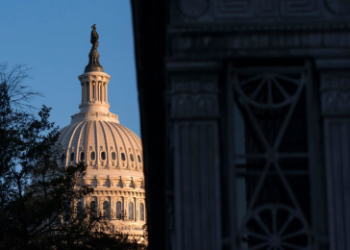 Senado aprueba un proyecto de ley provisional para evitar el cierre de Gobierno