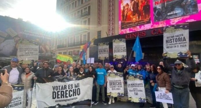 Venezolanos en Madrid exigen el derecho al voto en el exterior