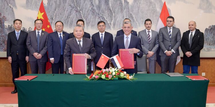 Egipto se une a proyecto lunar de China en una «Victoria Diplomática» contra EEUU