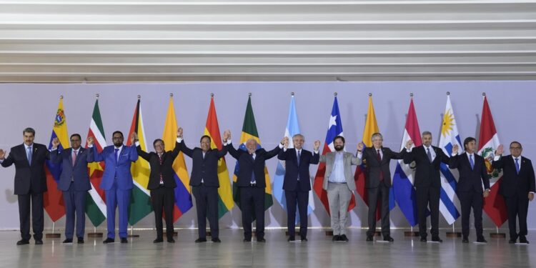 La Unasur anunció el regreso a sus funciones después de cinco años