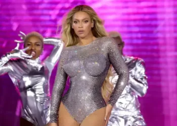 Arrestan en Miami a exembajador de EEUU  acusado de servir como agente de Cuba