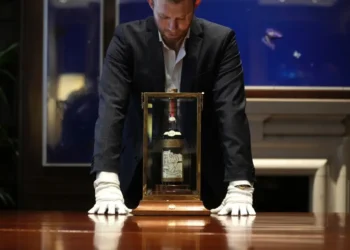 Botella de whisky “más buscada” se vendió por 2.7 millones dólares