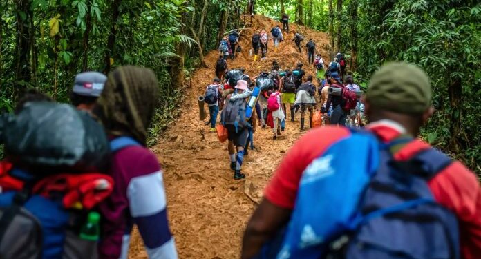 Más de 320.000 migrantes venezolanos han cruzado la selva del Darién en 2023
