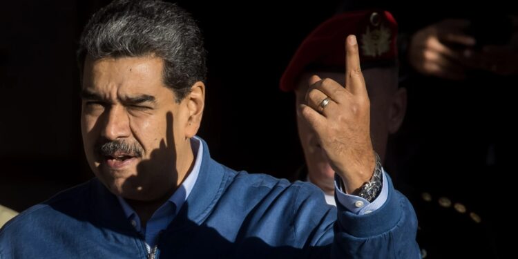 Maduro ordena acción conjunta defensiva ante la amenaza del buque militar británico